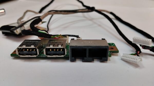Conectores USB e internet LG LGE50 MS-16352
