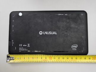 COVER NEGRA UNUSUAL PARA TABLET | Medidas 19,1cm largo / 10,9cm ancho | REACONDICIONADO