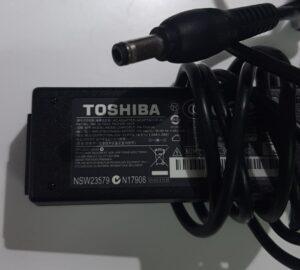 Adaptador corriente AC/DC TOSHIBA PA-1300-04