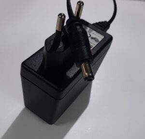 Adaptador corriente AC/DC UMEC UP0251B-15PE