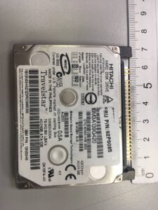 Disco duro portátil/servidor 2.5" con caddy IBM / Hitachi 92P6085 / 13N6846 / IC25N040ATCS04-0 / DK13FA-40
