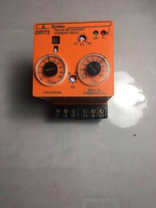 Relé de control industrial / relé de corriente Syrelec DIRT2