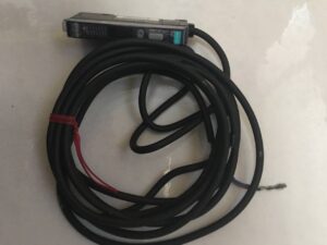 Amplificador de fibra óptica / sensor industrial KEYENCE FS-V11P