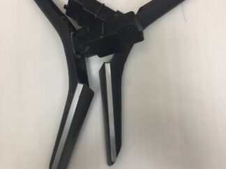 Pareja de patas para TV Sin marca identificada Patas negras con detalles plateados sin referencia visible